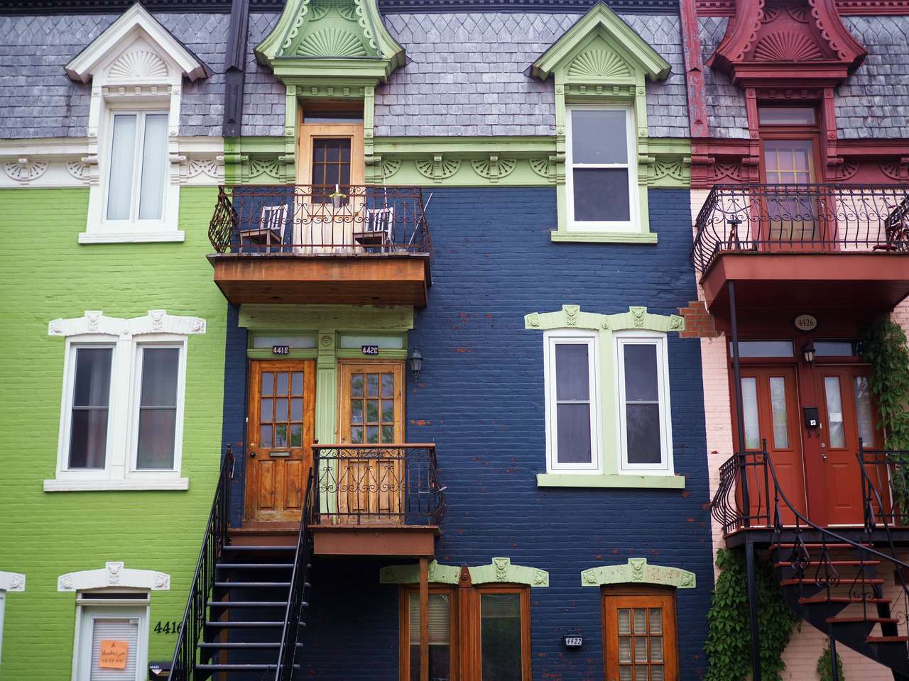 Kolorowe domy w Montrealu puzzle online
