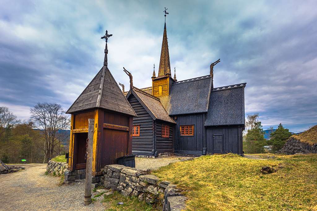 Drewniany kościół Garmo w Lillehammer puzzle online