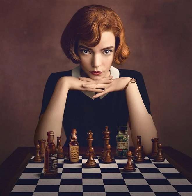 femme jouant aux échecs puzzle