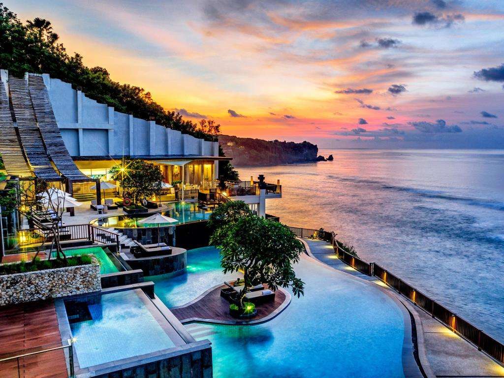 Hotel na Bali z widokiem na morze puzzle online