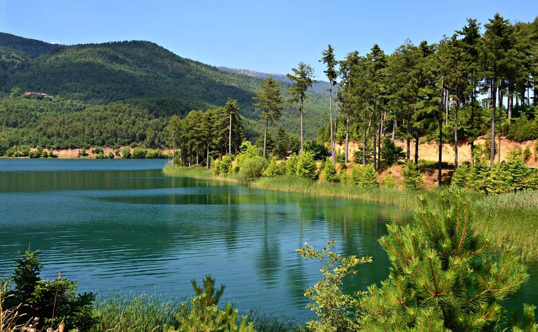 Jezioro Doxa w Koryncie Grecja puzzle online