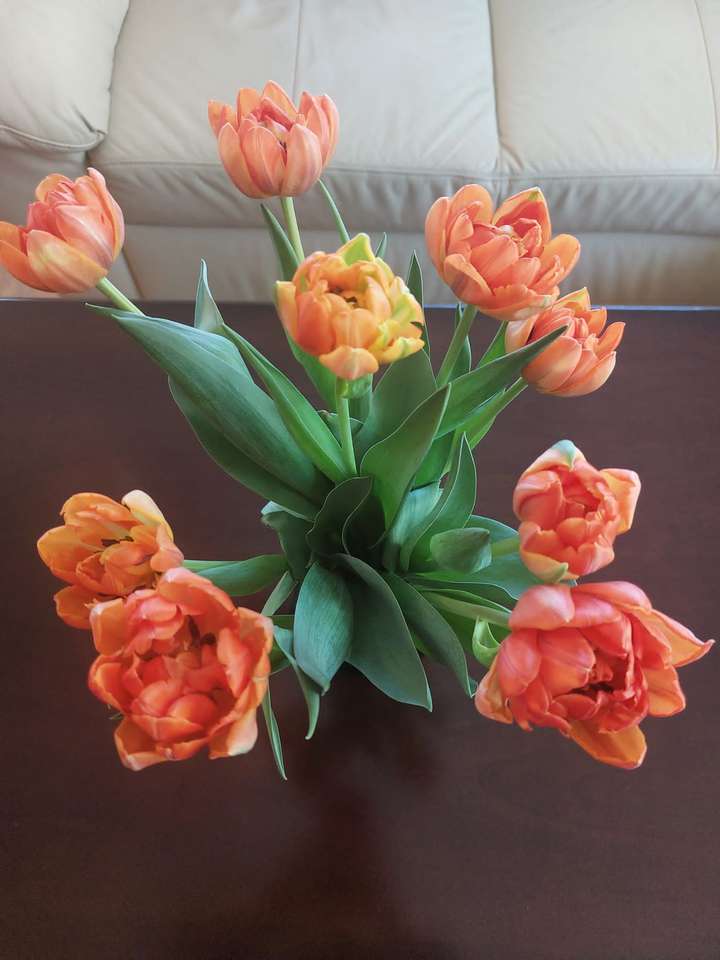 Tulipany w wazonie puzzle online
