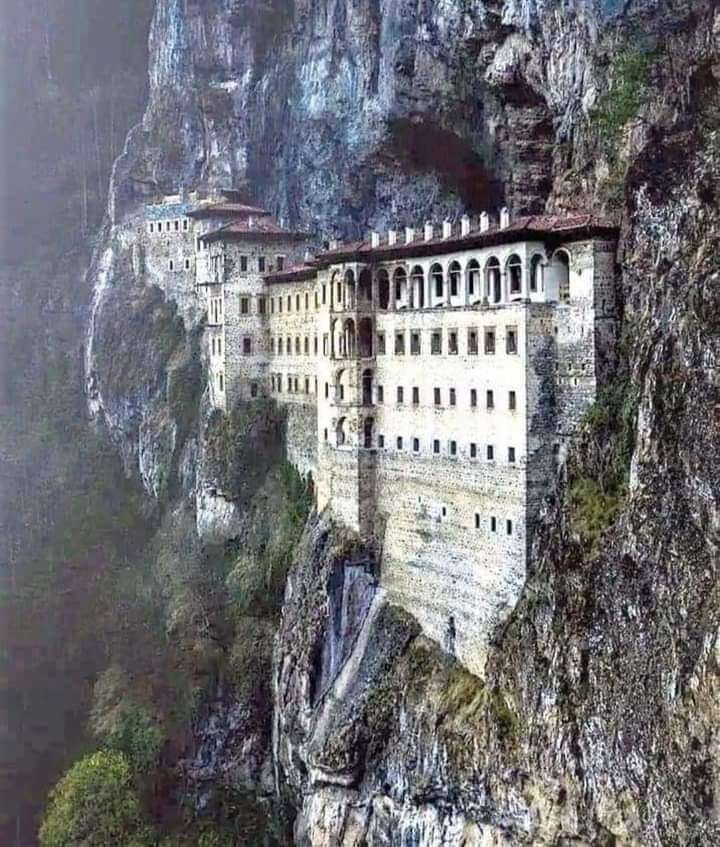 Klasztor w Turcji puzzle online