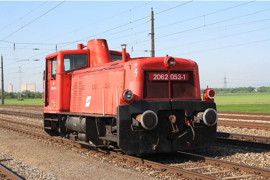 Piękna stara lokomotywa spalinowa 2062 puzzle online
