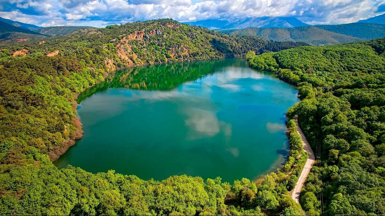 Jezioro Ziros Grecja puzzle online