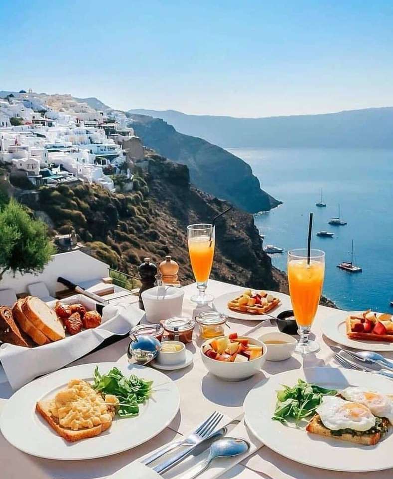 Posiłek na tarasie na greckiej wyspie puzzle online
