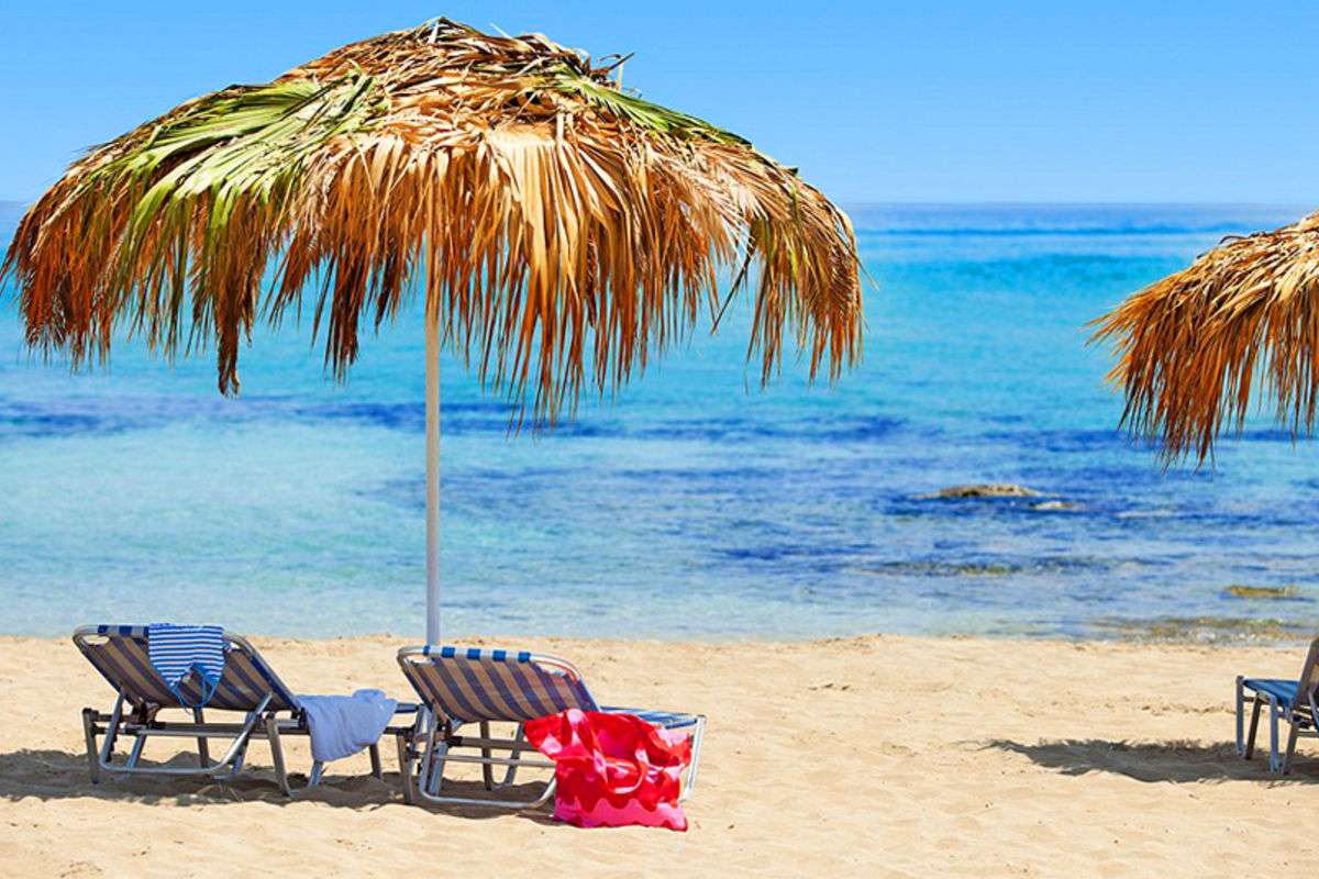 Wypoczynek na plaży na Cyprze puzzle online