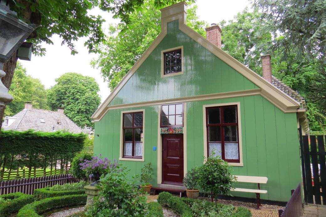 Zielony dom w Holandii puzzle online