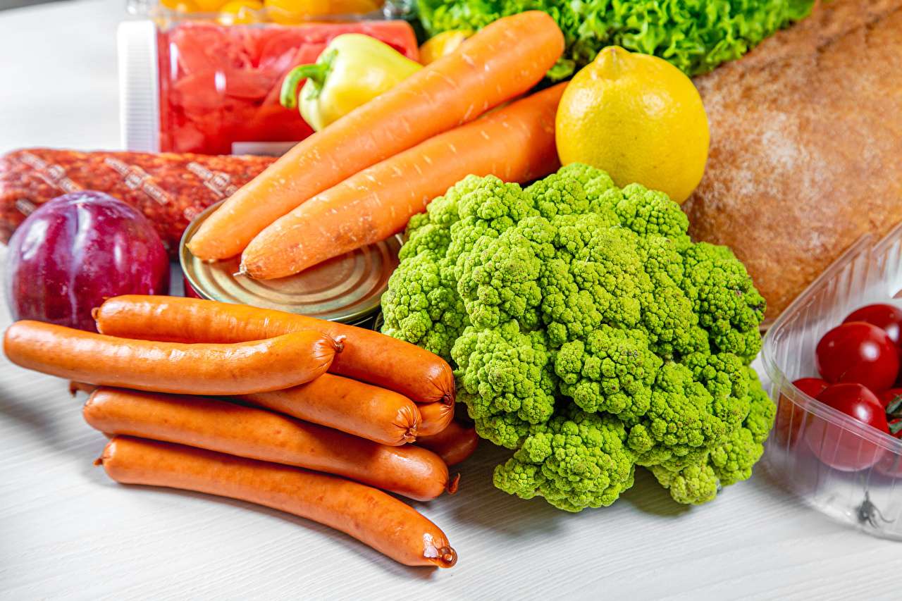 Warzywa z kiełbasą wiedeńską puzzle online