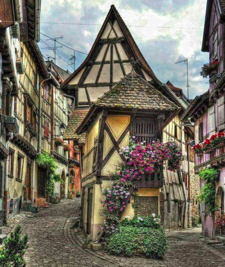 Urok tych uliczek zachwyca -Eguisheim, Francja puzzle online