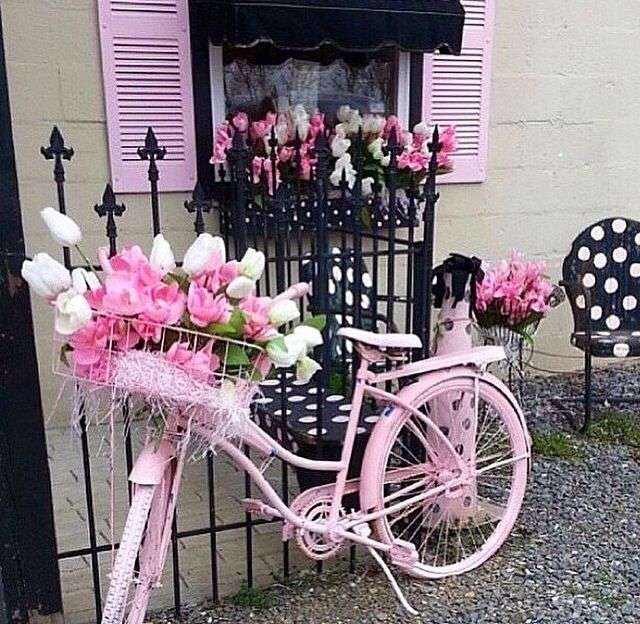 Słodki różowy rower puzzle online