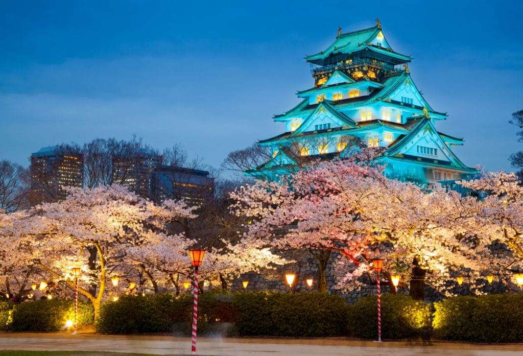 Zamek w Osace wieczorową porą puzzle online