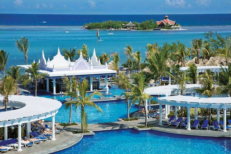 Jamajka. Hotel i Morze Karaibskie puzzle online