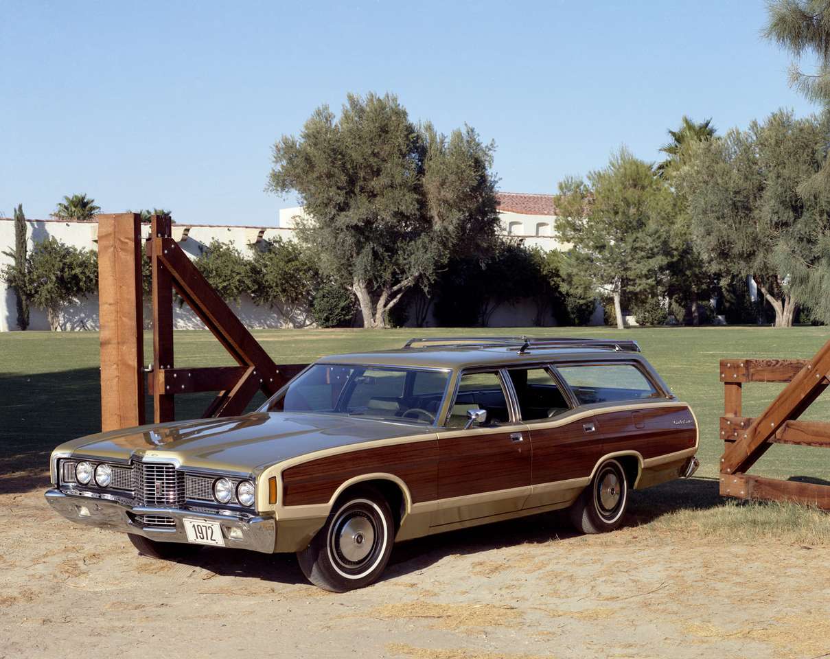 1972 Ford LTD Country Squire Station Wagon puzzle online