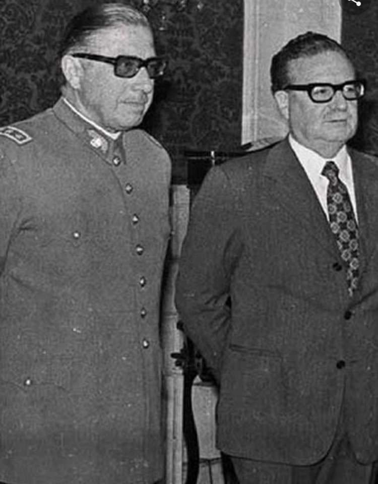 Allende i Pinochet puzzle online