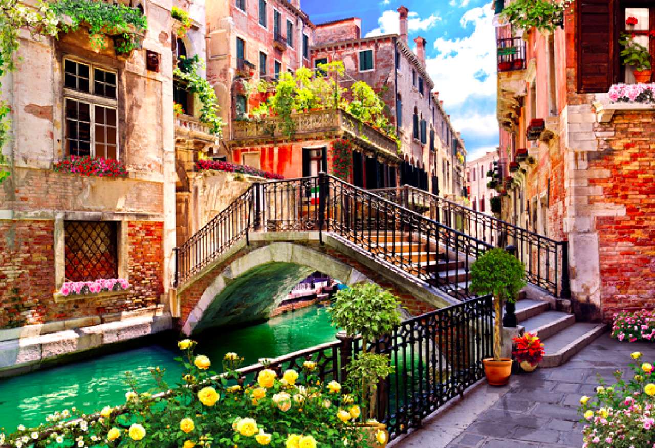 Wenecja-uliczka z romantycznym mostkiem puzzle online