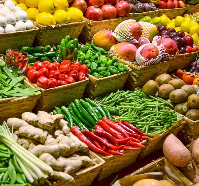 Stragan z warzywami i owocami puzzle online
