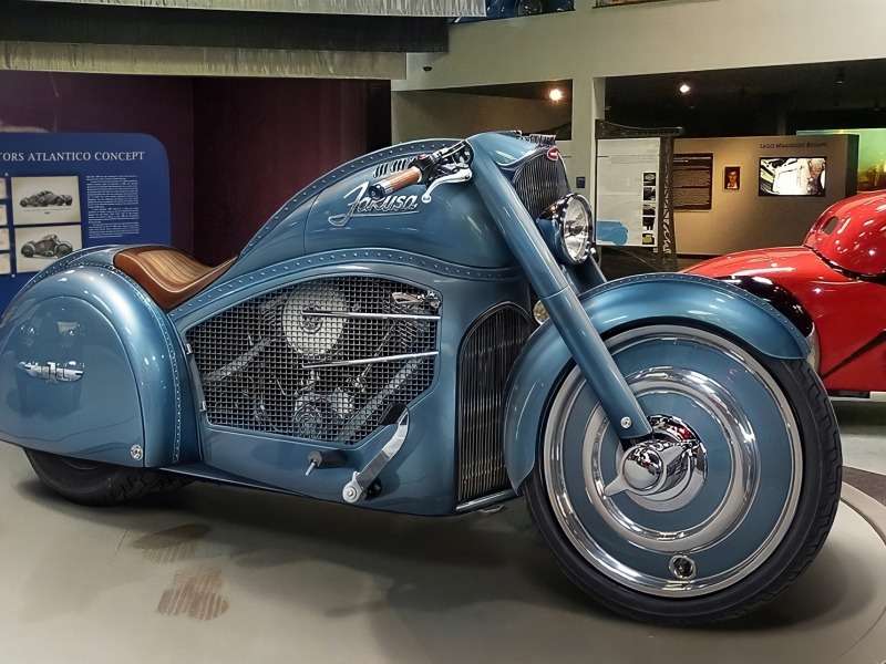 Harley Davidson 1936 Bugatti Type 57SC puzzle online