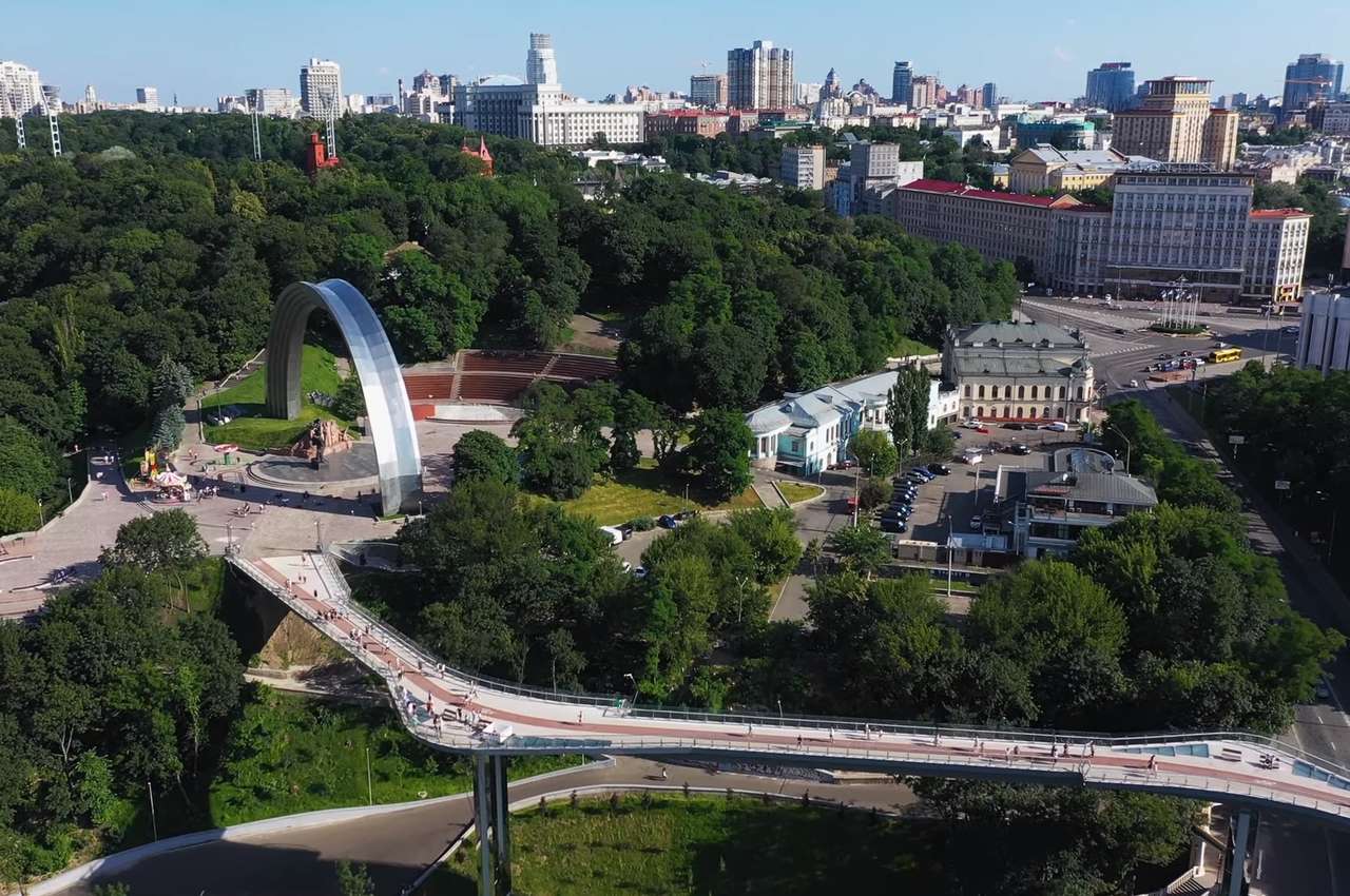 Szklany most w Kijowie puzzle online