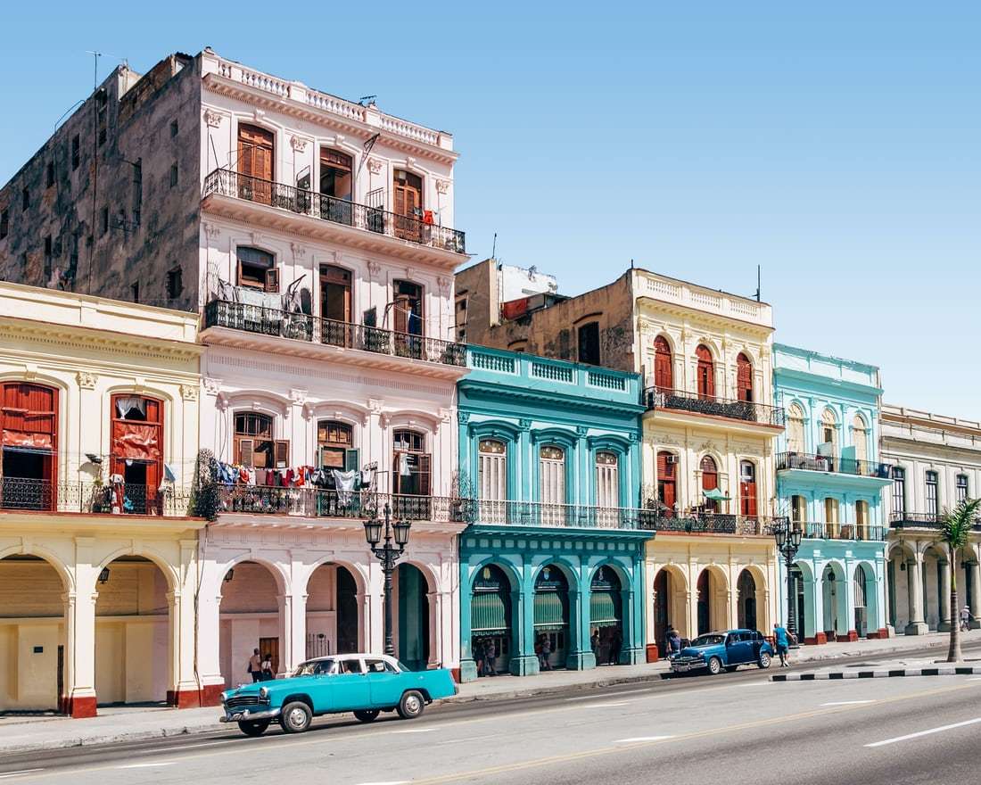 Kolorowe budynki na Kubie puzzle online