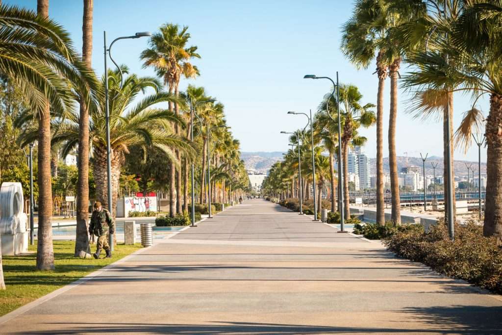 Limassol - Cypr. Długa nadmorska promenada puzzle online