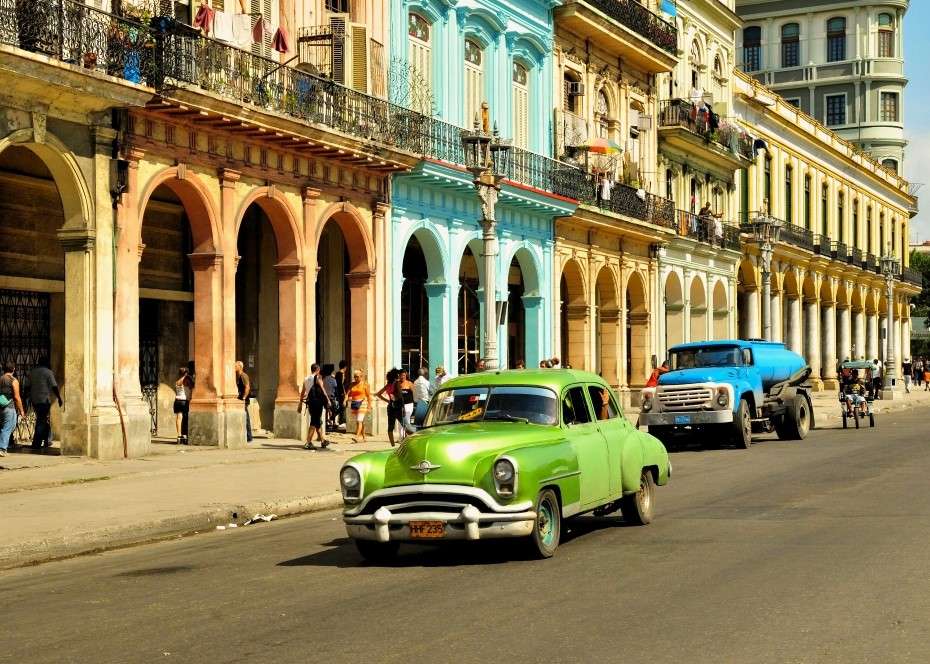 Auta na kubańskiej ulicy puzzle online