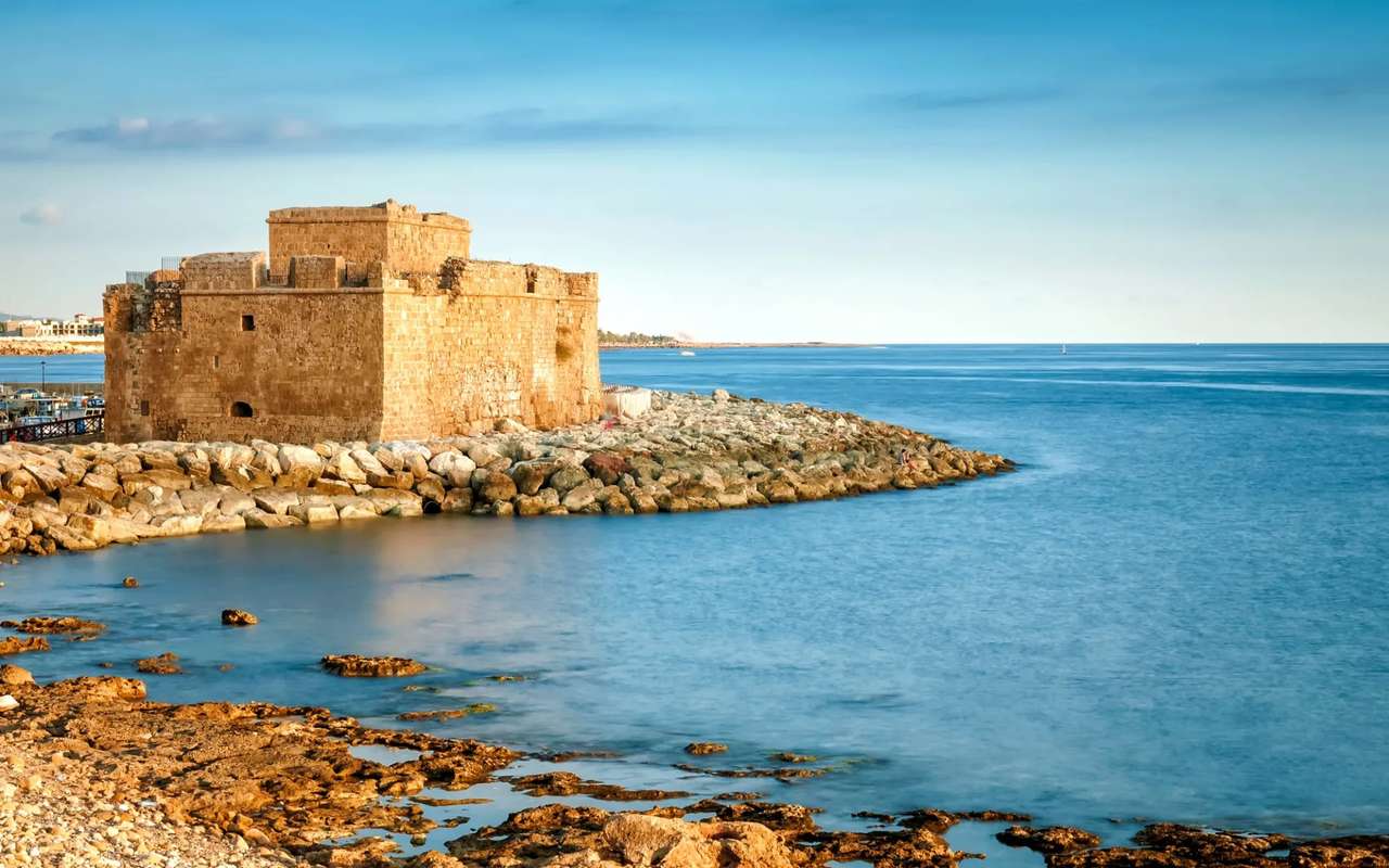 Wyspa Cypru na Morzu Śródziemnym puzzle online
