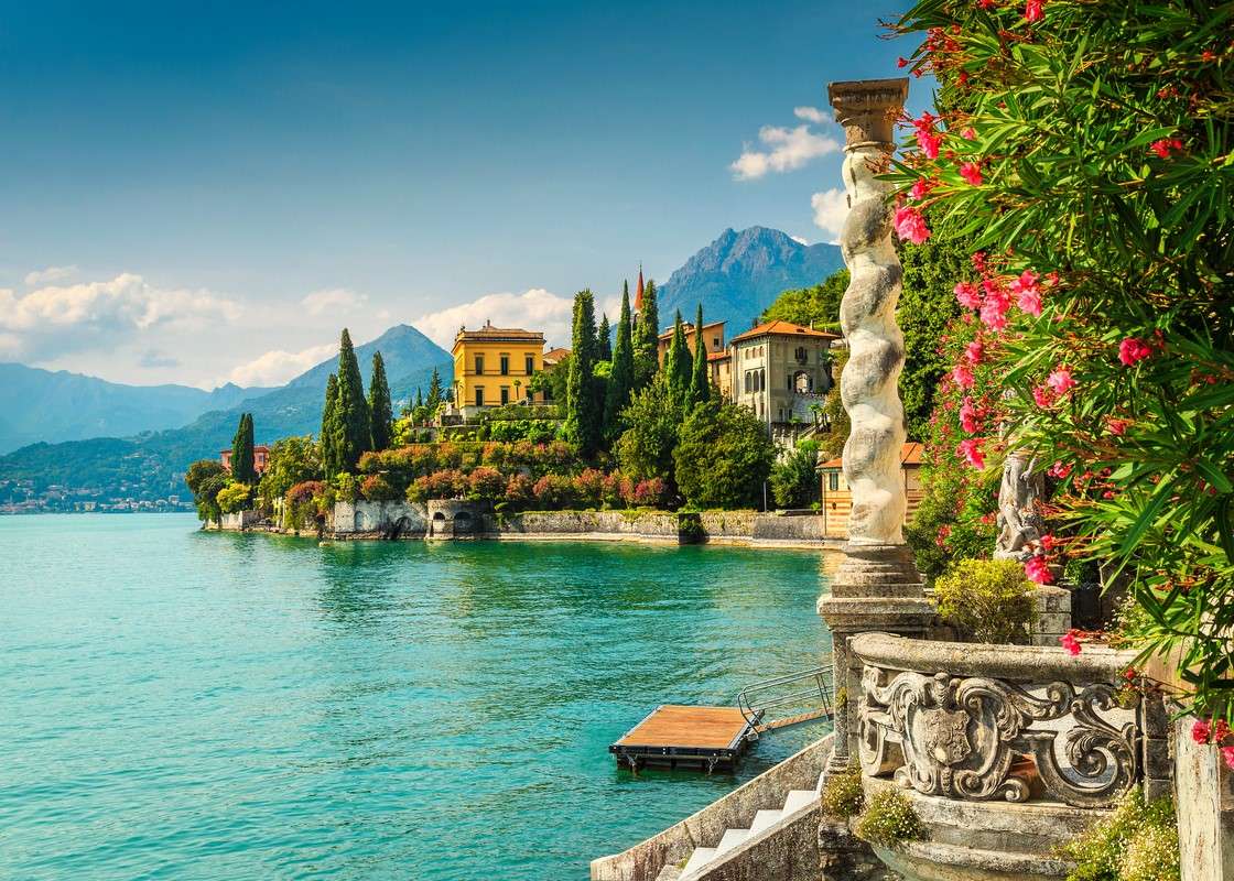 Włochy. Miasteczko nad jeziorem Como puzzle online