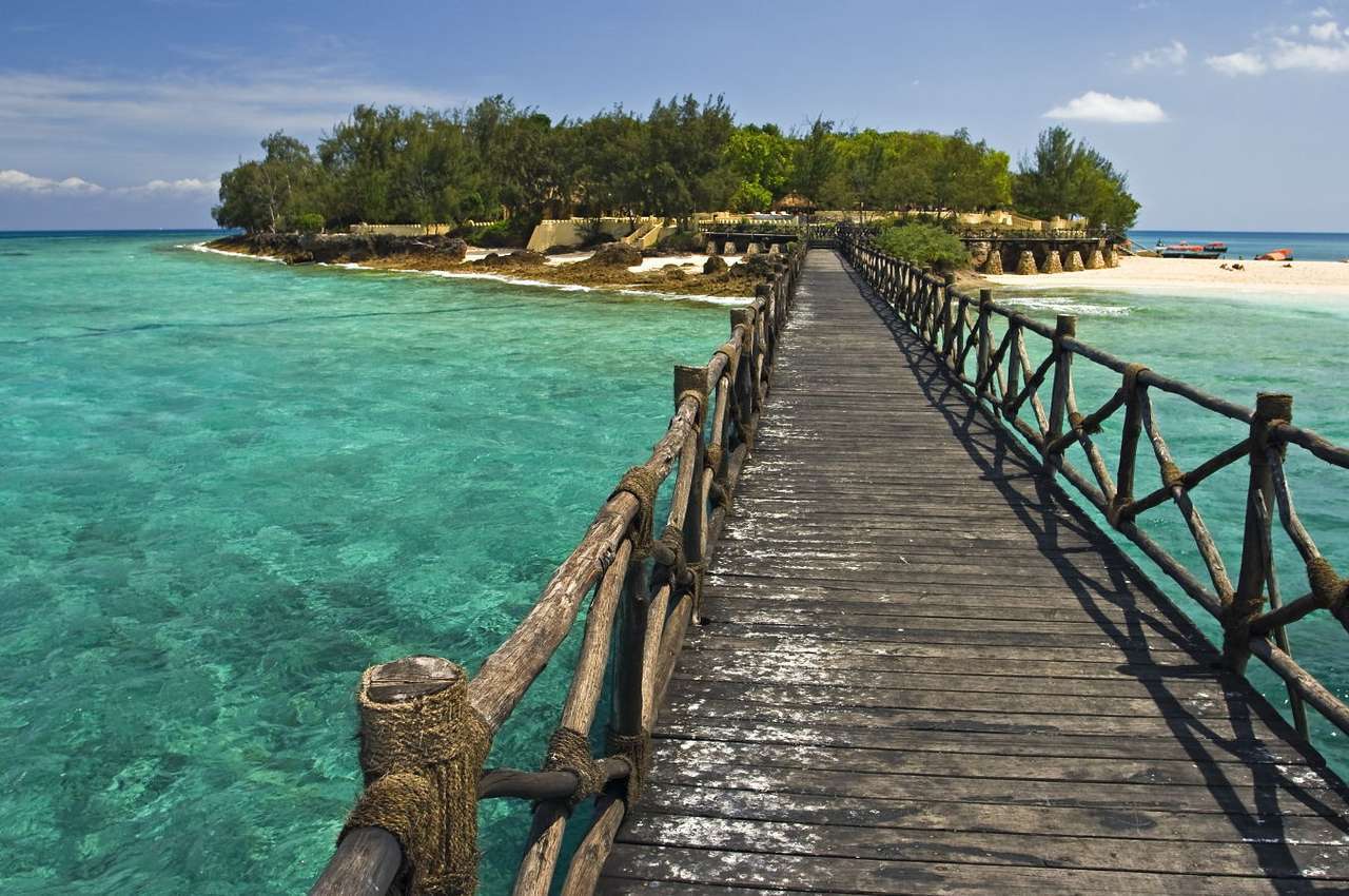 Molo na wyspie Zanzibar i ruiny starego więzienia puzzle online