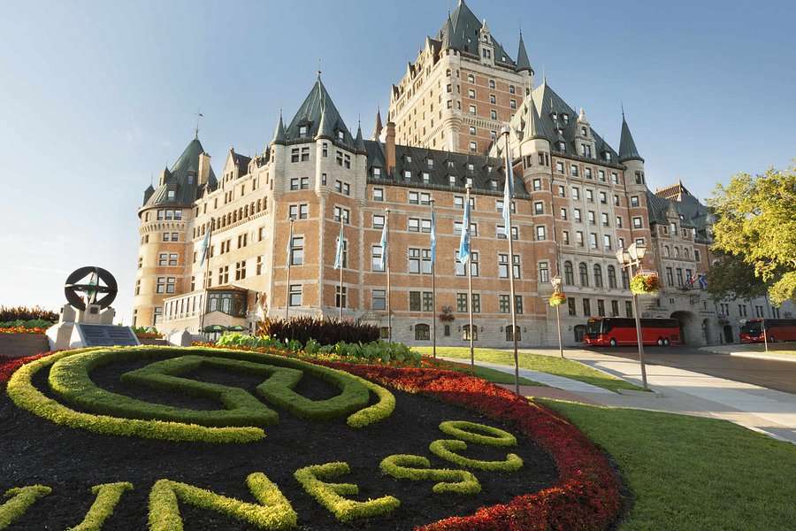 Ogromny XIX-wieczny zamek w Kanadzie puzzle online