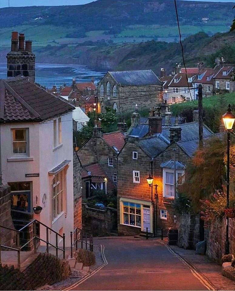 Robin Hood's Bay, North Yorkshire puzzle online