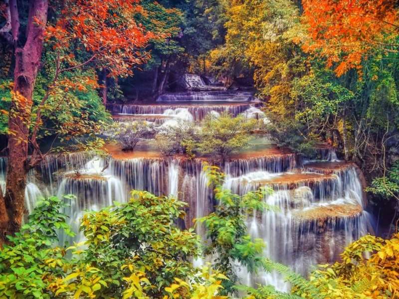 Wczesna jesień wśród prze-cudnych wodospadów puzzle online