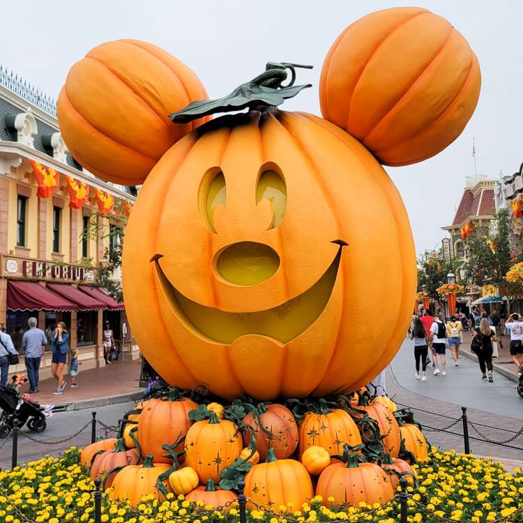 Halloween w Disneylandzie puzzle online