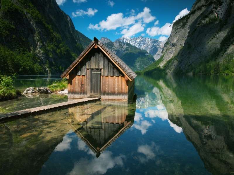 Bawarski domek na jeziorze-wyjątkowy widok puzzle online