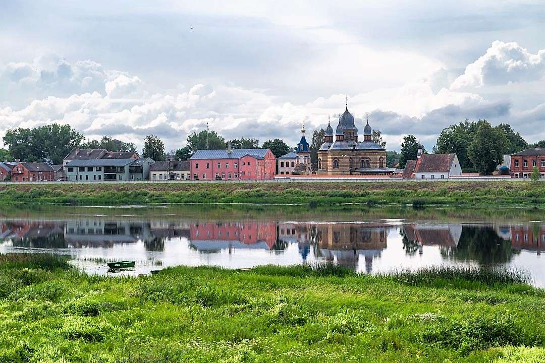Łotwa Jekabpils z zespołem klasztornym puzzle online