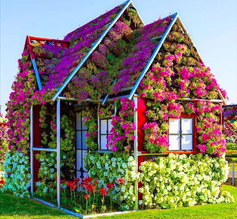 Prze-cudny kwiatowy domek puzzle online