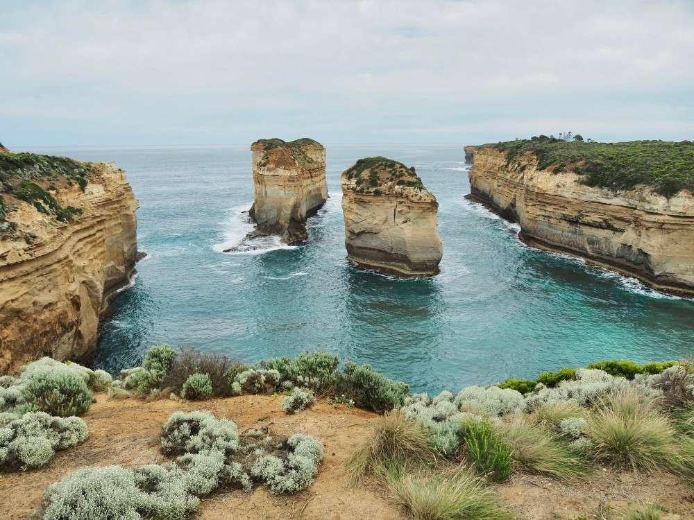 Australia-Shipwreck Coast-Groźne wapienne skały puzzle