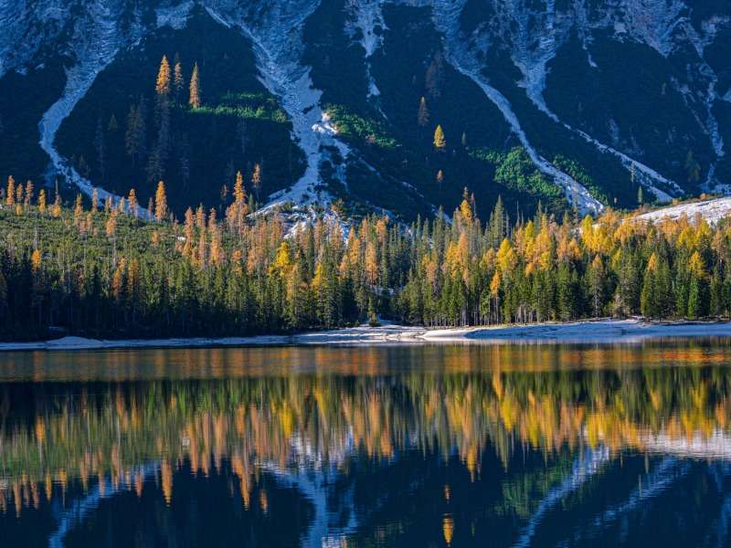 Italie-Tyrol-Lac de Braies, pas une merveille de la nature puzzle