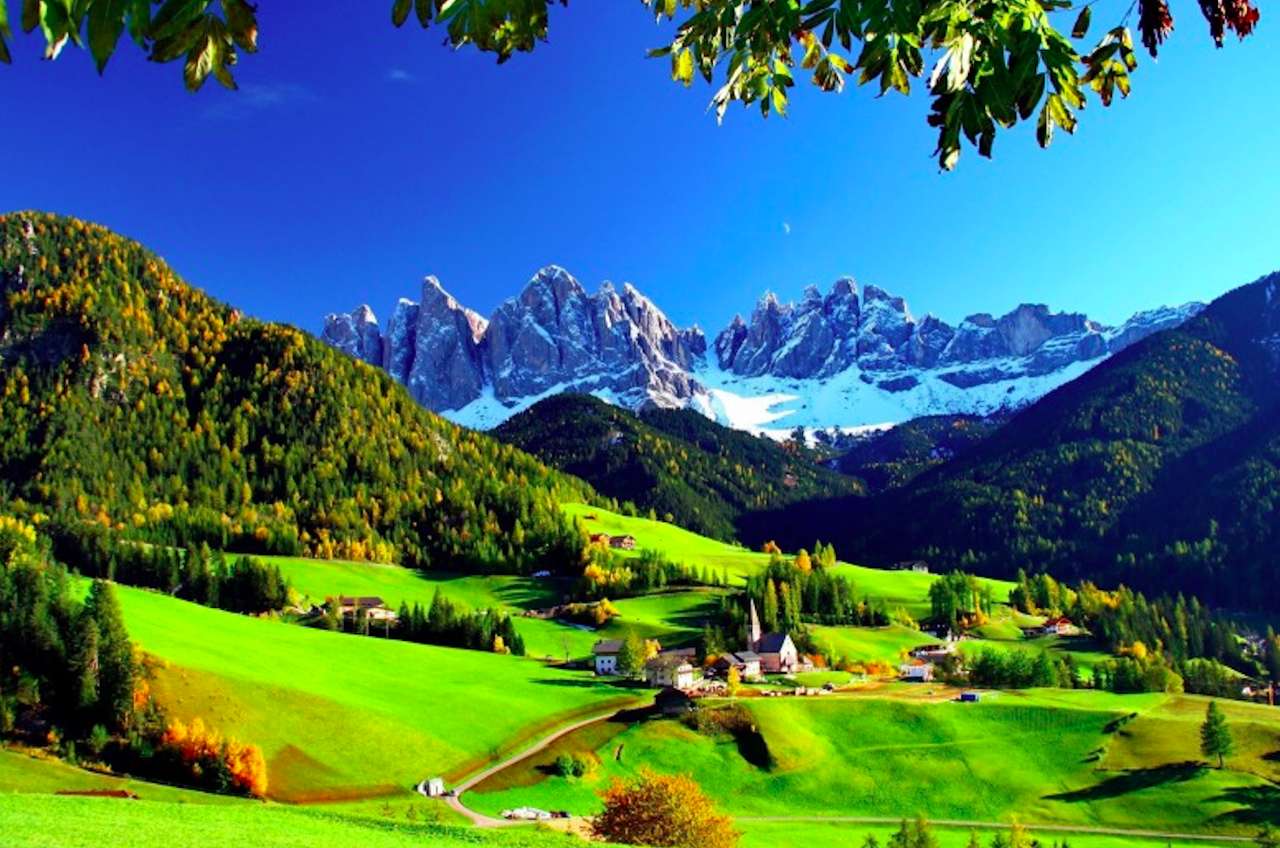 Włochy-wioska Val di Funes-letnia sceneria puzzle online