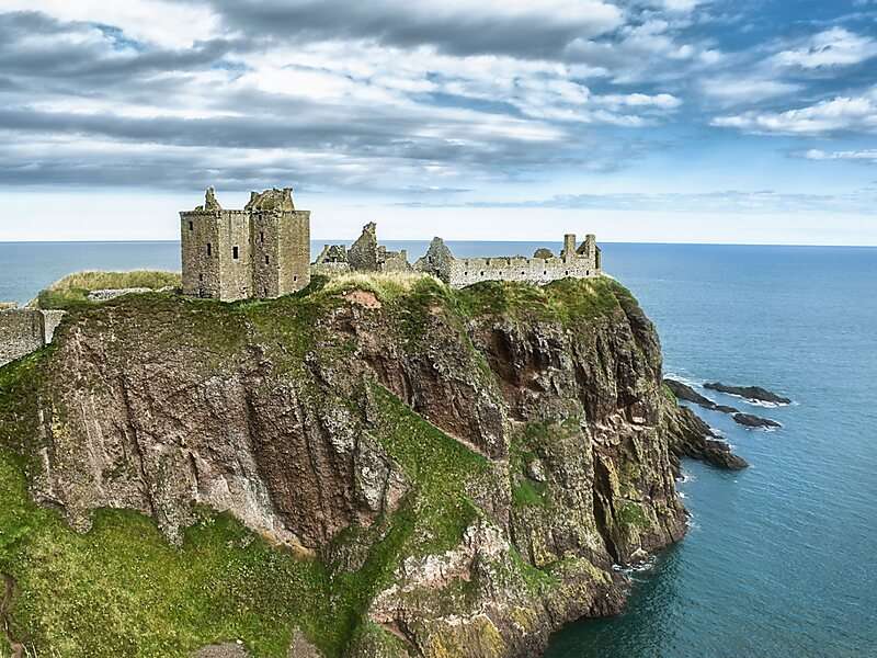 Ruiny zamku w Szkocji puzzle online
