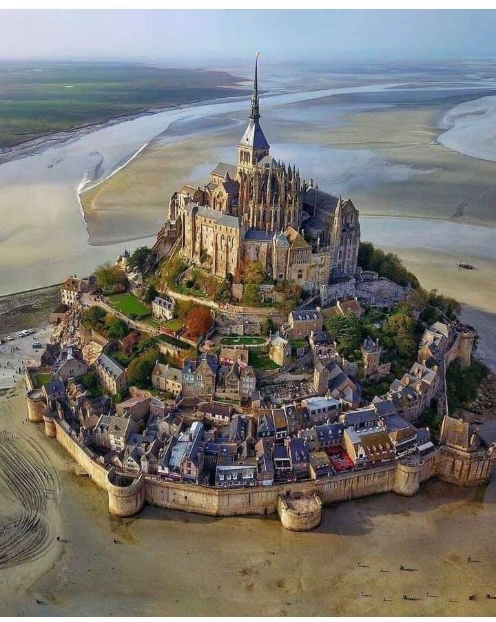 The famous Mont Saint Michel in France puzzle online