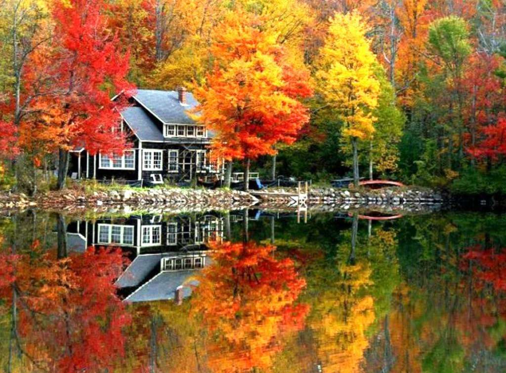 Jesienny dom nad jeziorem-co za piękny widok puzzle online