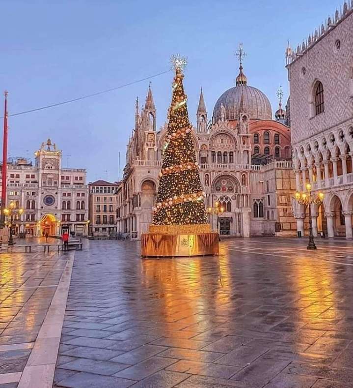 Christmas in the air #Venice puzzle online