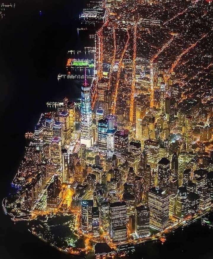 Lower Manhattan skyline as seen from above ?✨ ? puzzle online