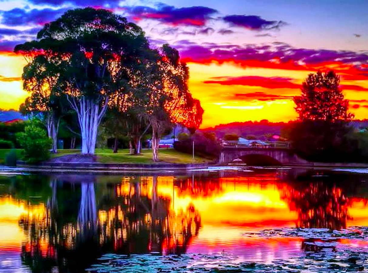 Zachód słońca nad pięknym jeziorem, zapiera dech:) puzzle online
