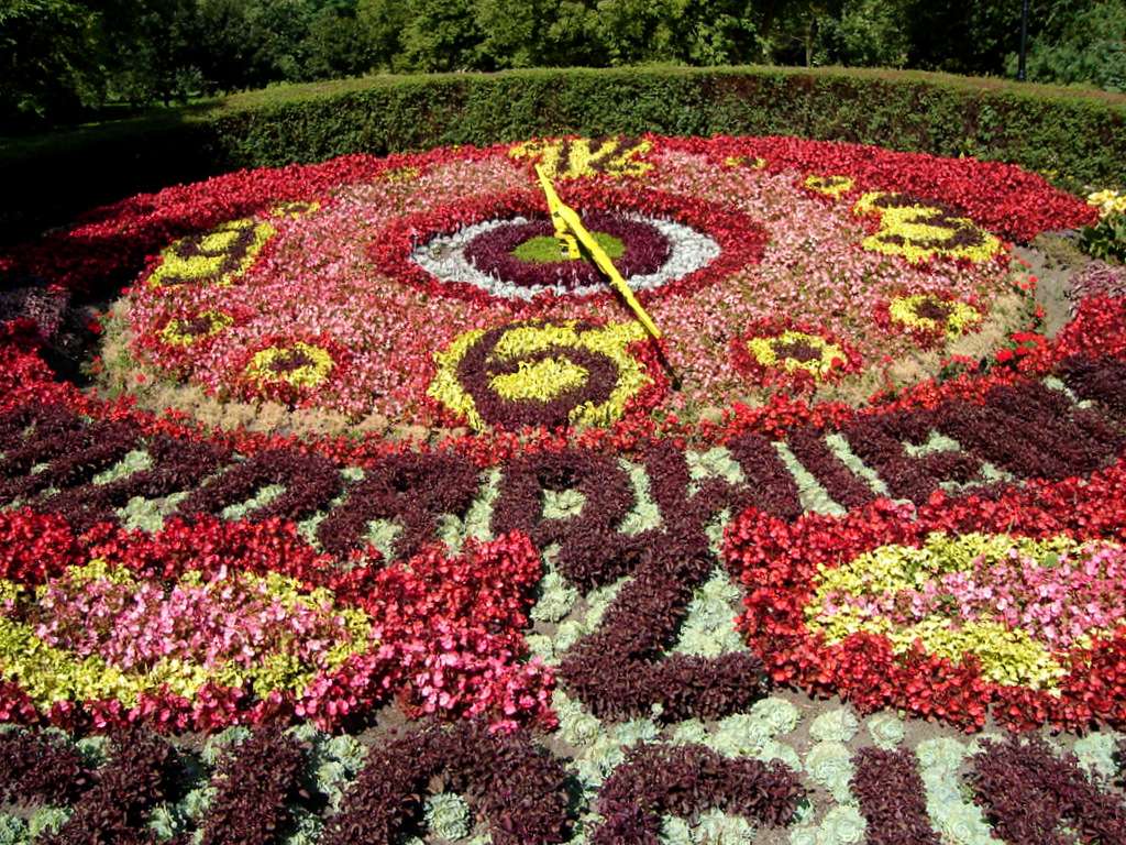 Zegar kwiatowy w Ciechocinku puzzle online