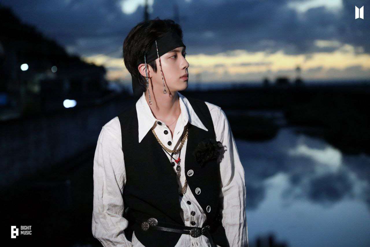 Kim Seokjin puzzle online