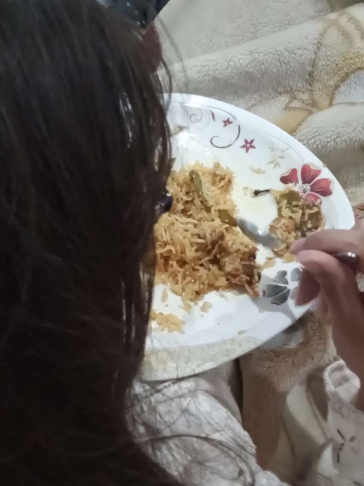 Khadija jedząca biryani puzzle online