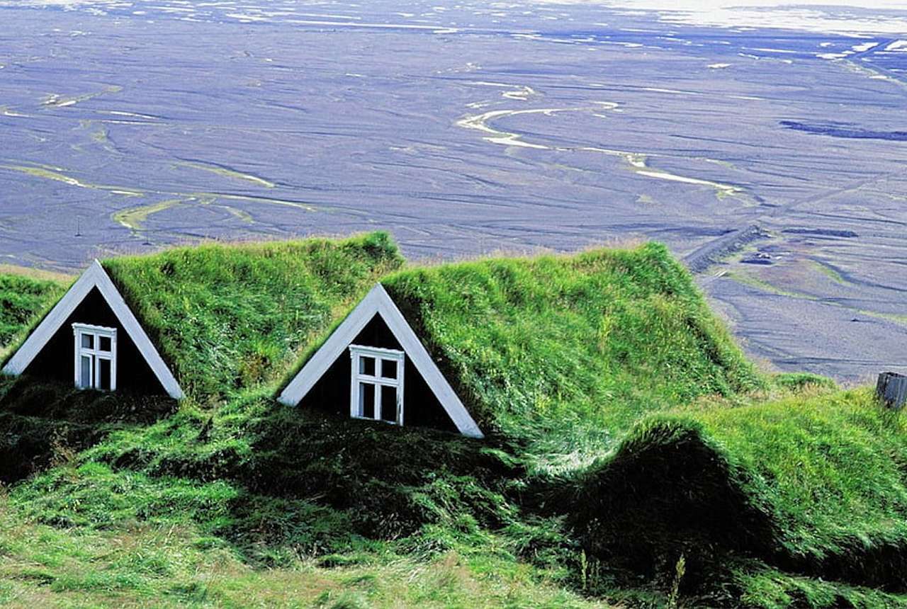 Islandia- Urocze choć dziwne domy torfowe puzzle online