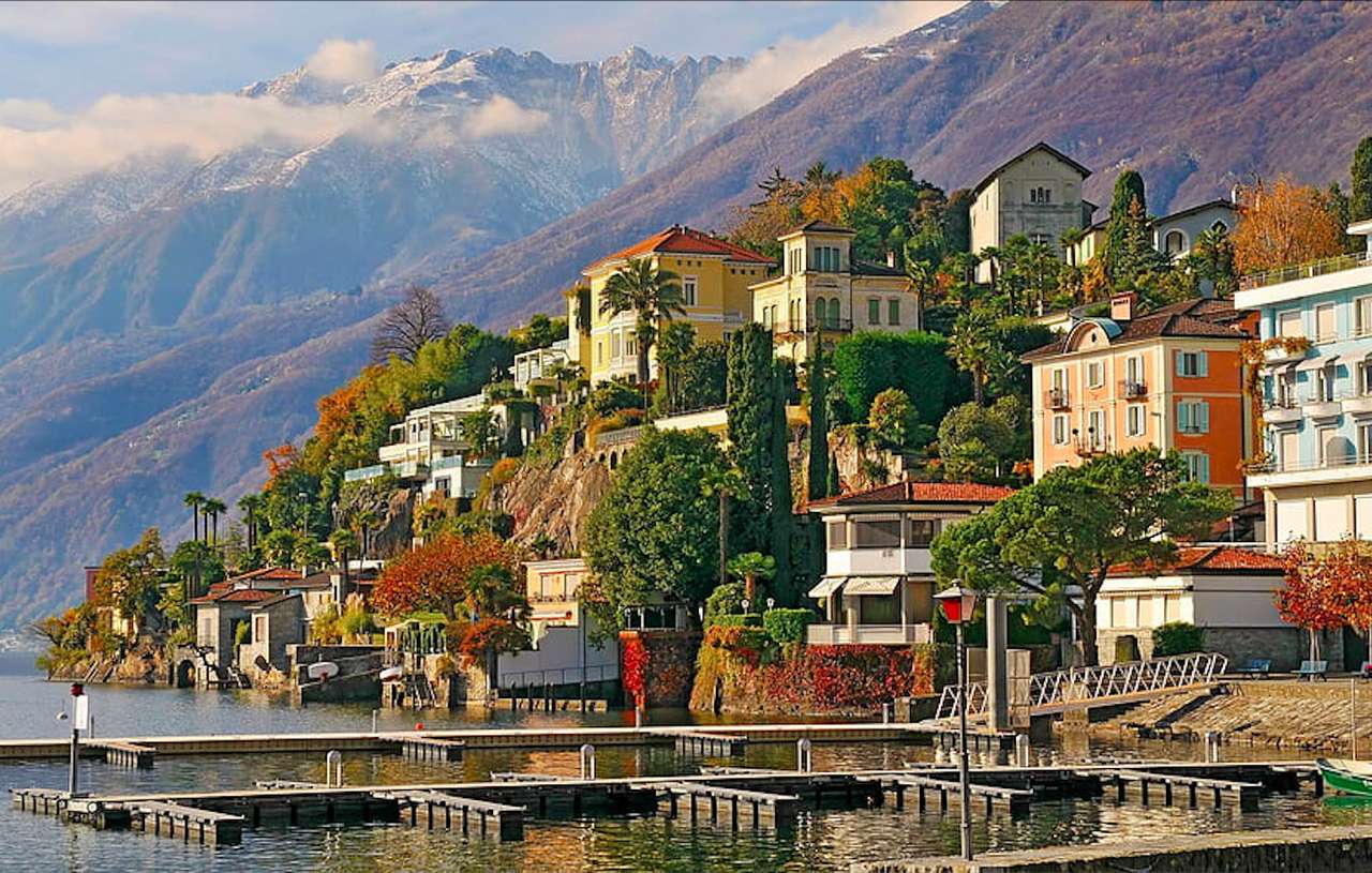 Szwajcaria -Urocze miasteczko na zboczu gór puzzle online